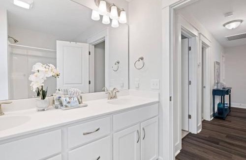 Spanish Wells House | 4BD Beach & Golf Retreat! Game Room, Beach Gear