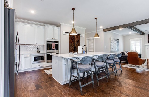 Athens House | 4br/3ba, Fireplace, Patio, Kitchen, 2 LR, W/D, New