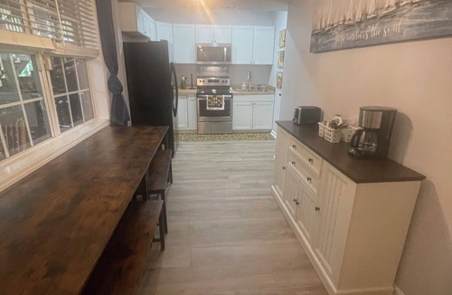Athens House | 4BR/4BA luxury-Sleeps up to 13, Pvt Entrance N Oconee Rvr-Edge of UGA Campus