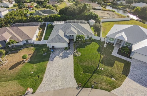 Trafalgar House | 4BR Coastal Escape Heated Pool & BBQ Lounge