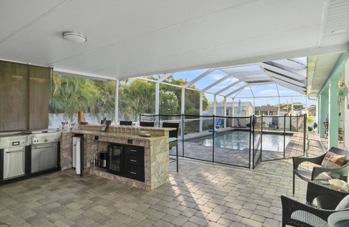 Trafalgar House | 4BR Coastal Escape Heated Pool & BBQ Lounge
