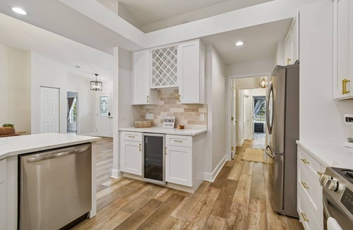 Seffner Community Alliance House | 5-bedroom Farmhouse on 4 Acres w/Pool