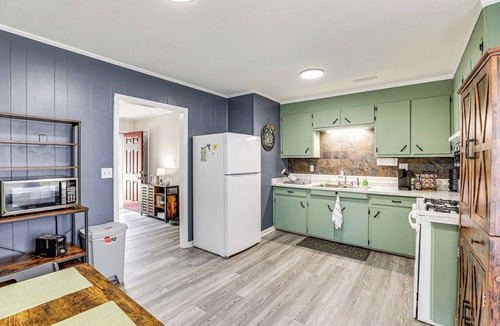Walterboro House | < 5 Mi to Dtwn Walterboro: Grill, Game & More!
