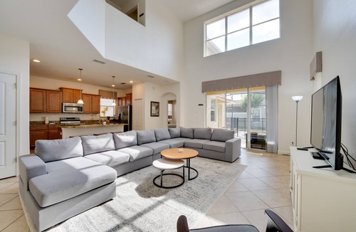 Calabria House | 5 Mi to Walt Disney World! Gem w/Resort Perks