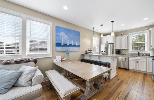 Atlantic Beach House | 5 Star Reviews 3 Bedroom Luxury House w/Pool, Steps from Beach, Sleeps 7, Shops