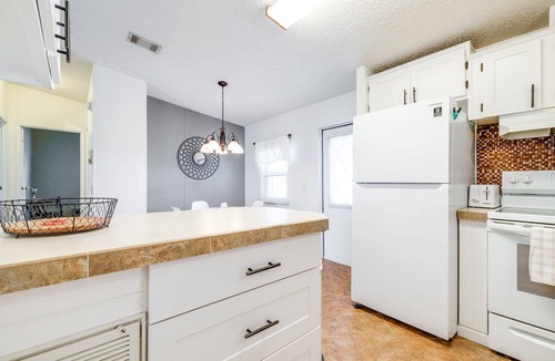 Lakeland House | 55+ Country Club Retreat | Golf Cart | 30-Night Minimum | Cypress Lakes Resort Living