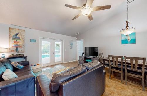 Lakewood Park House | 5611 Eastwood Dr