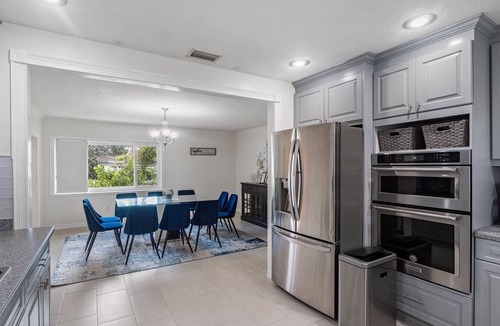 St. Petersburg House | 5bd/3.5ba BIG House w/POOL near Pinellas Park.