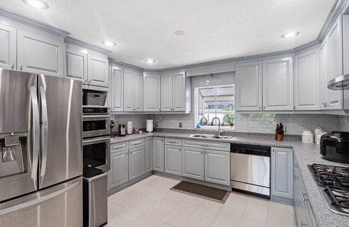 St. Petersburg House | 5bd/3.5ba BIG House w/POOL near Pinellas Park.