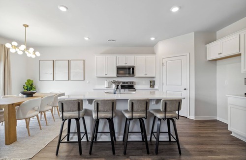 Wilmington House | 5BR/3BT+ Lake + Games Room+ Office+ Near Beaches