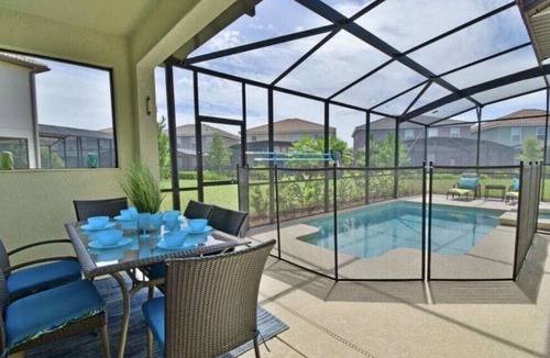 Loughman House | ✨ 5BR Disney Dream Villa | Theater, Pool & Game Loft