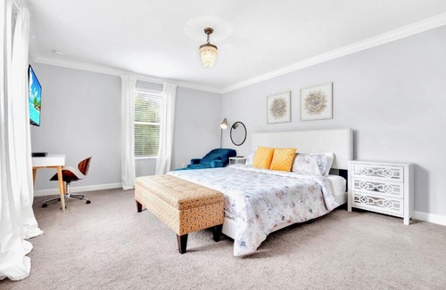 West Kissimmee House | 5BR Home w Netflix & Private Pool - Near Disney