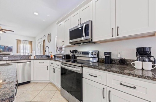 Kissimmee House | 5BR HOME W/PRIVATE POOL& GAME ROOM CLOSE TO MAJOR ATTRACTIONS