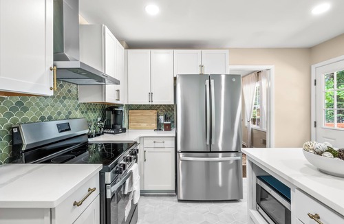 Northeast Raleigh House | 5Br Lux Green Manor w/Movie Room, Fenced Yard & Sleeps 12