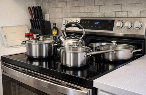 Clear Creek House | 5BR Near Disney | Star Wars Theater, Full Arcade, Heated Pool + Cinema, 3 Kings