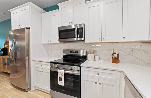 Hidden Valley House | 5BR New Home w/Hot Tub + Game Room + Fire-pit & BBQ Grill - Sleeps 16
