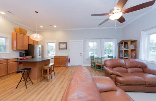 Historic District House | 5Min Walk to Waterfront. Pet Yes