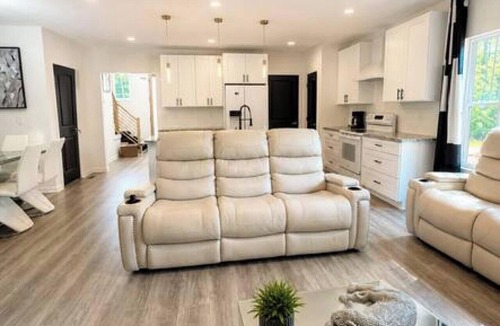 Ellenwood House | 6 bdrm/11 beds/Indoor Pool/Hot Tub/ATVs/RV/30 acre