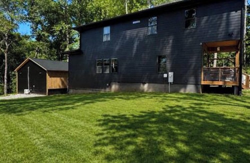 Ellenwood House | 6 bdrm/11 beds/Indoor Pool/Hot Tub/ATVs/RV/30 acre