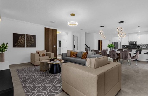 Kissimmee House | 6 Bedroom/6 Bathroom Storey Lake (2972 PL)