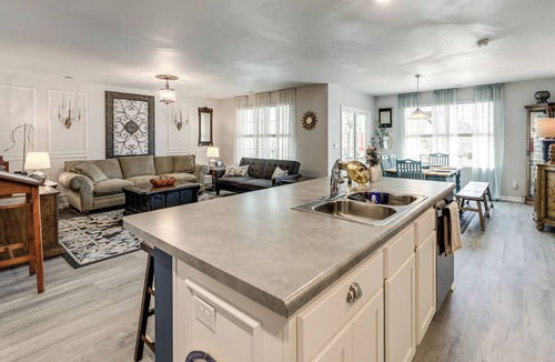 Piney Green House | 6 Mi to Camp Lejeune! Family Home w/Koi Pond