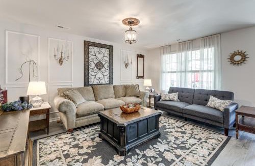 Piney Green House | 6 Mi to Camp Lejeune! Family Home w/Koi Pond