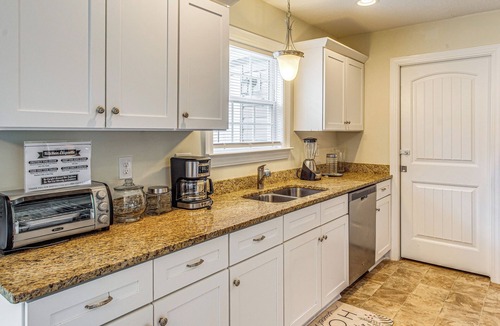 Conway House | 6 Mi to Dtwn Conway! Quiet Family Getaway w/Patio