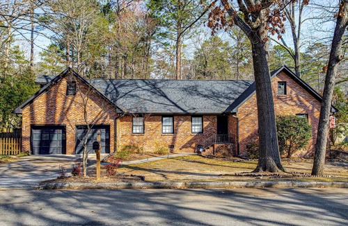 Harbison House | 6 Mi to Lake Murray! Pet-Friendly Haven w/Yard