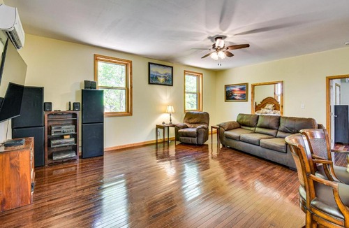 Seneca House | 6 Mi to South Cove Boat Ramp! Lake Keowee Escape