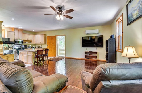 Seneca House | 6 Mi to South Cove Boat Ramp! Lake Keowee Escape