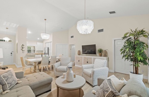 Boulevard Village and Tennis Condo | 6 minutes to Beach at Premier Tennis Club