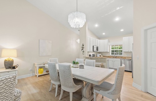 Boulevard Village and Tennis Condo | 6 minutes to Beach at Premier Tennis Club
