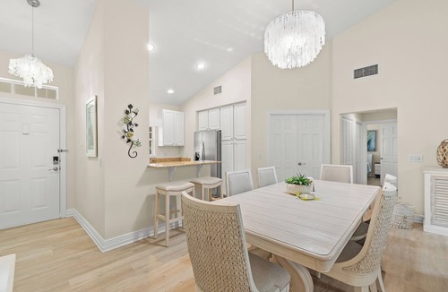 Boulevard Village and Tennis Condo | 6 minutes to Beach at Premier Tennis Club