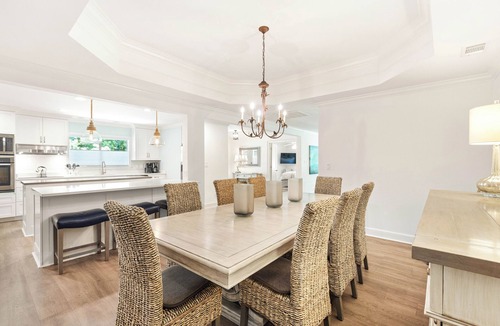 Sea Pines House | 63 South Sea Pines: A BESTNEST by Beverly Serral