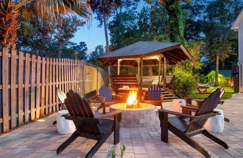 Whitemarsh Island House | 6BR Estate & Cottage | Hot Tub | Near Beach