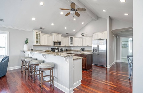 Tybee Island House | 6BR Oceanfront Luxury on Tybee’s North Beach—Pvt. Boardwalk by Tybee Cottages