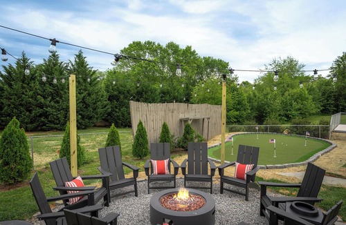 Arden House | 7 Br~Sleeps 20~Sport Court~Pool~Hot Tub~Playground
