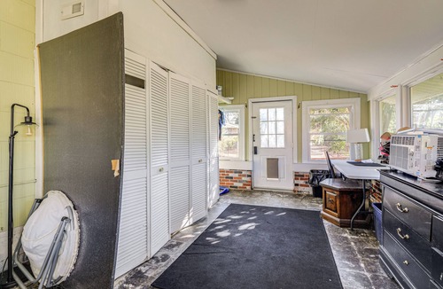 Havelock Cottage | 7 Mi to Neuse River! Family Home w/Poolside Oasis