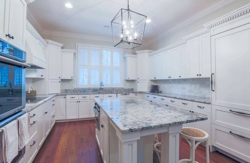 West Beach House | 7 Minute Walk to Beach! Perfect for Families! Renovated Home w/Top-of-the-Line Custom Finishes.