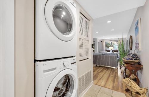 Shelter Cove House | 7141 Harbourside