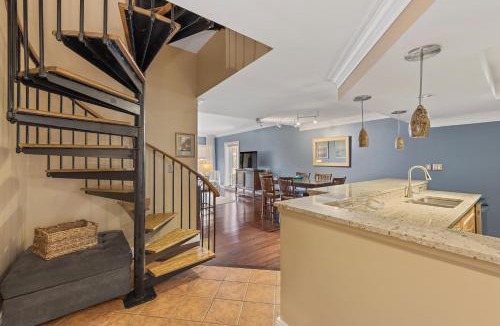 Shelter Cove House | 7164 Harbourside