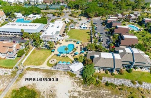 Saint Helena Island House | 726 Seahorse Rd