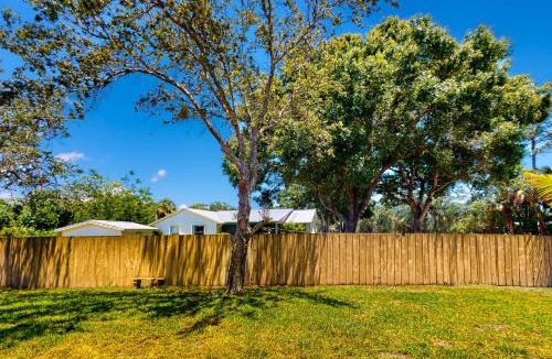 Lakewood Park House | 7302 Santa Rosa Pkwy
