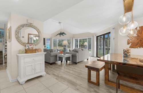 Spinnaker Beachhouses Villa | 758 Spinnaker Beach House
