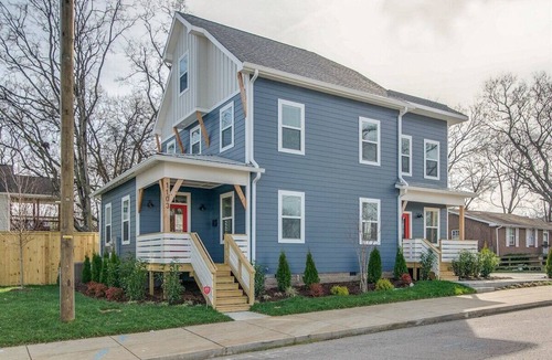 Hope Gardens House | 8 bedrooms! Great location! Brand new! Sleeps 24!