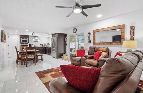 Bloomingdale House | 8 PPL. Bloomingdale House. Brandon/Top Area.