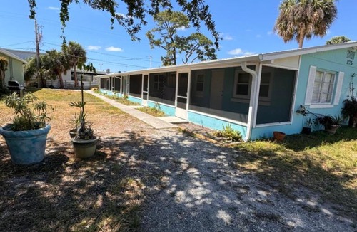 Vero Beach Apartment | 875 Oasis 2