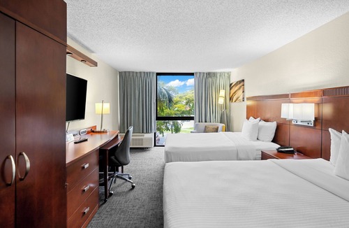 Villages of Palm Beach Lakes Hotel | 88 Palms Hotel & Event Center