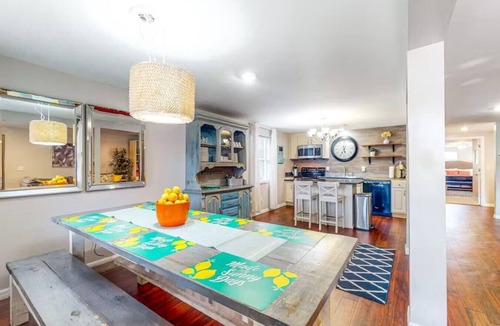 Plant City House | 8BR with Pool, Spa & Treehouse