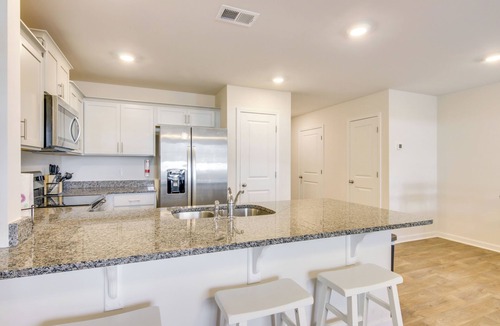 Sumter House | 9 Mi to Shawn AFB! Family Townhome Near Dining